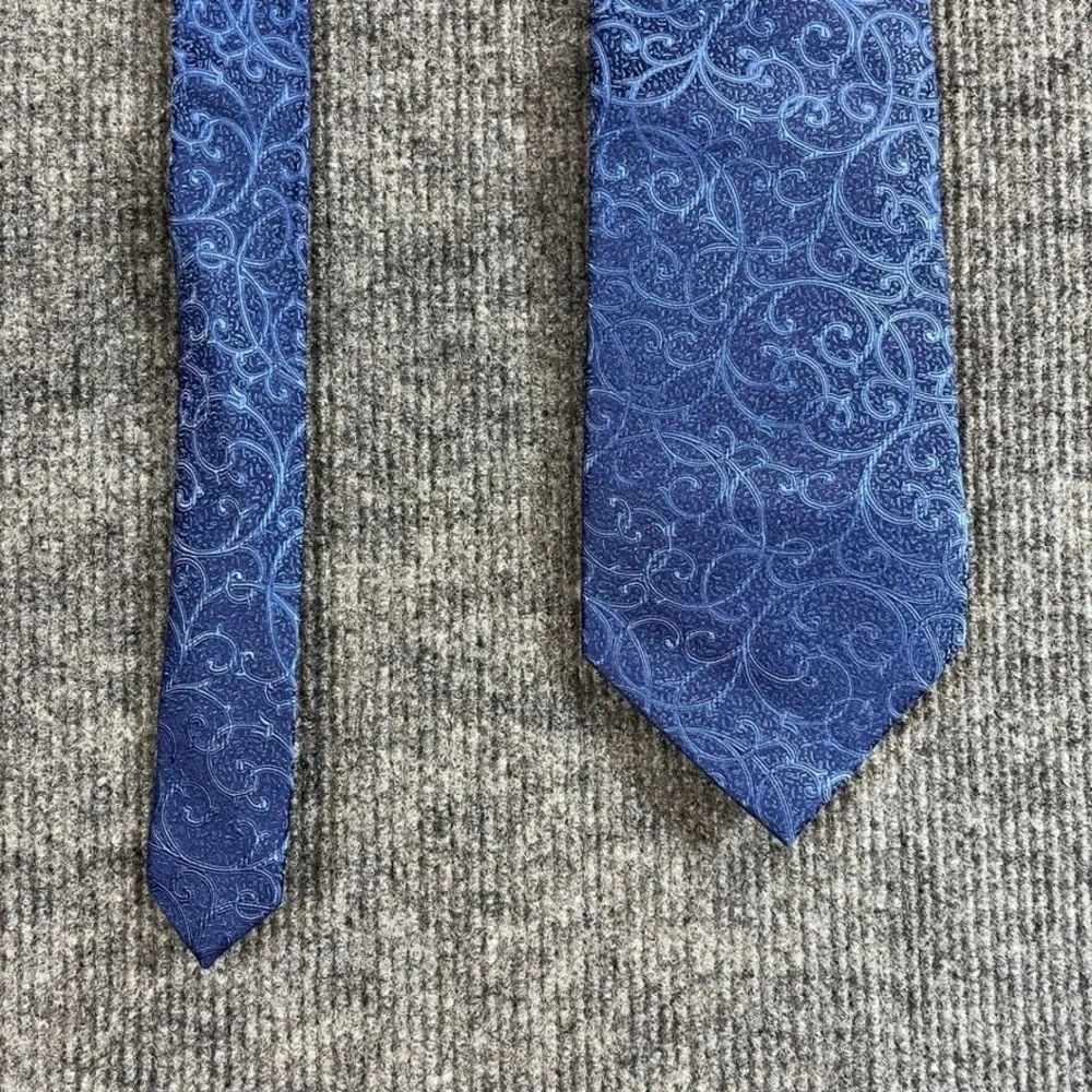 Sean John Mens Silk Necktie Navy Blue Scroll Filigree Jacquard Handmade Tie